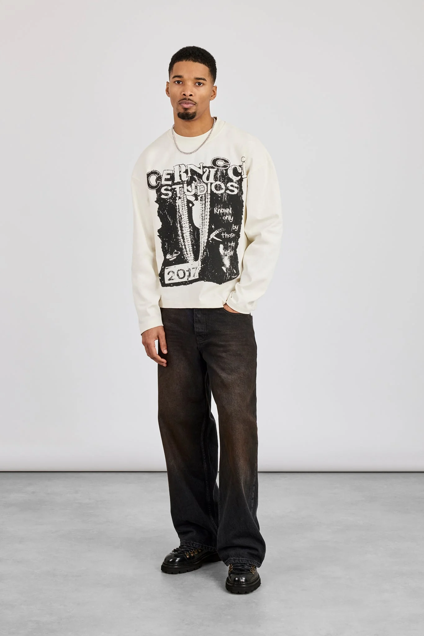 Long Sleeve Cernucci Studios Chain T-Shirt - Off White - Image 4